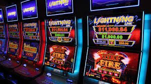 Dasbor kategori permainan dengan slot dan pasar sepak bola